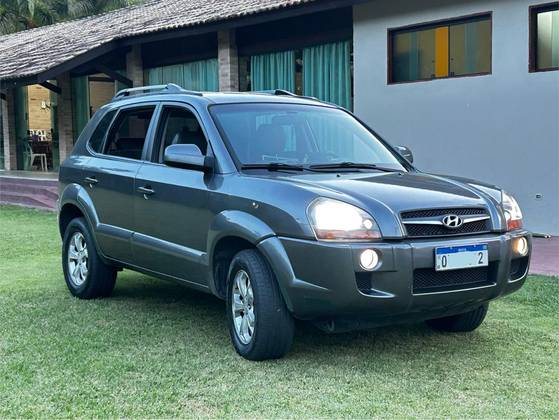 HYUNDAI TUCSON 2.0 MPFI GLS 16V 143CV 2WD FLEX 4P AUTOMÁTICO HYUNDAI TUCSON 2.0 MPFI GLS 16V 143CV 2WD FLEX 4P AUTOMÁTICO